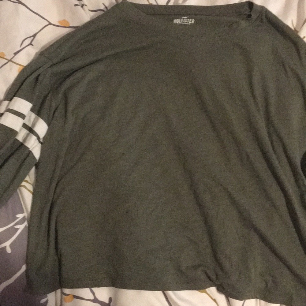 Hollister cropped long sleeve shirt